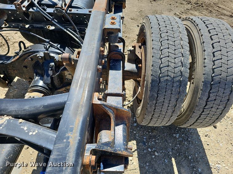 image for item LE9346 2012 International TerraStar  truck cab and chassis