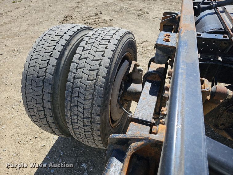 image for item LE9346 2012 International TerraStar  truck cab and chassis