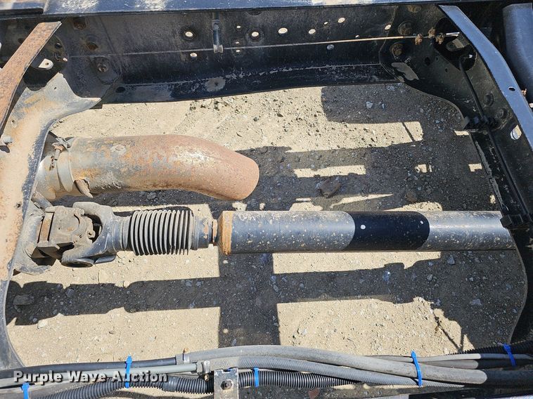 image for item LE9346 2012 International TerraStar  truck cab and chassis