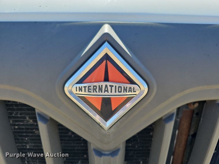 image for item LE9346 2012 International TerraStar  truck cab and chassis