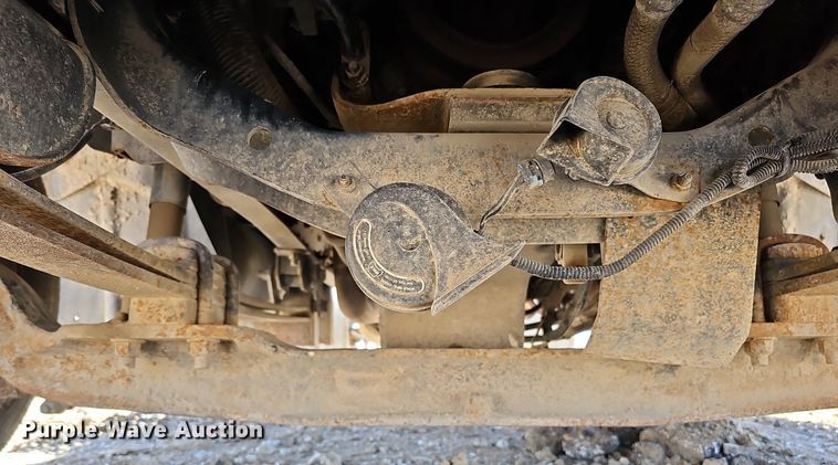 image for item LE9346 2012 International TerraStar  truck cab and chassis