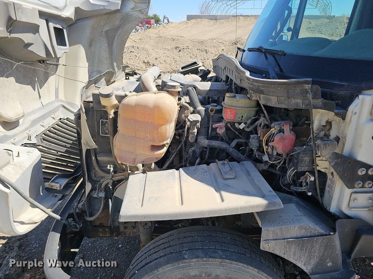 image for item LE9346 2012 International TerraStar  truck cab and chassis