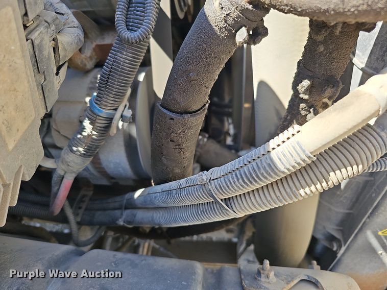 image for item LE9346 2012 International TerraStar  truck cab and chassis