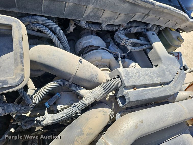 image for item LE9346 2012 International TerraStar  truck cab and chassis