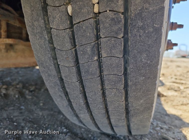 image for item LE9346 2012 International TerraStar  truck cab and chassis