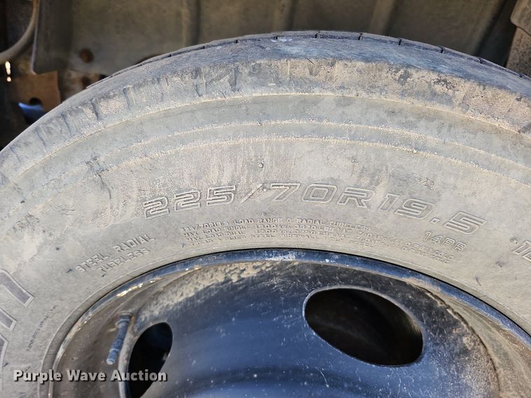 image for item LE9346 2012 International TerraStar  truck cab and chassis