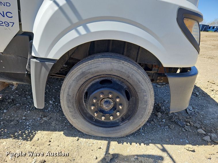 image for item LE9346 2012 International TerraStar  truck cab and chassis