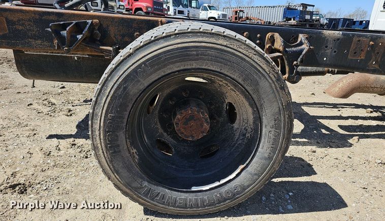 image for item LE9346 2012 International TerraStar  truck cab and chassis