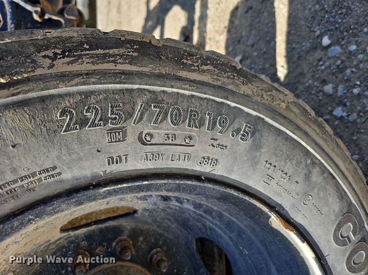 image for item LE9346 2012 International TerraStar  truck cab and chassis