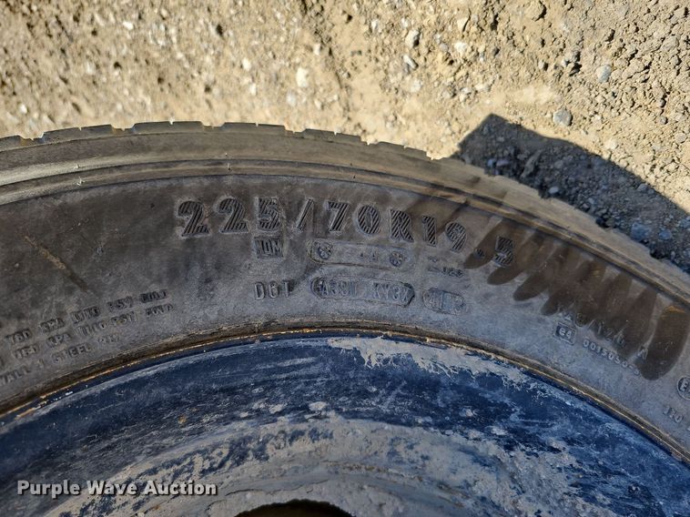 image for item LE9346 2012 International TerraStar  truck cab and chassis