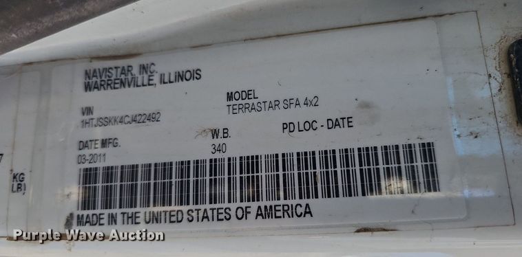 image for item LE9346 2012 International TerraStar  truck cab and chassis