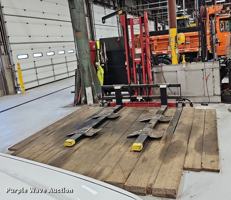 image for item LE9351 McCanse Heftee 4000  lift