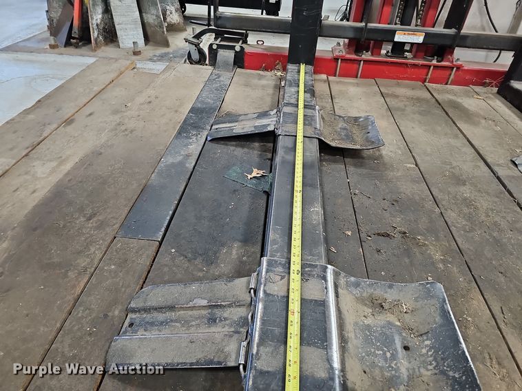 image for item LE9351 McCanse Heftee 4000  lift