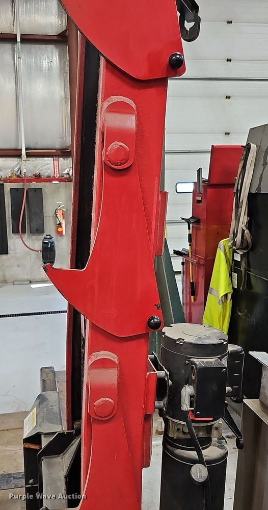 image for item LE9351 McCanse Heftee 4000  lift