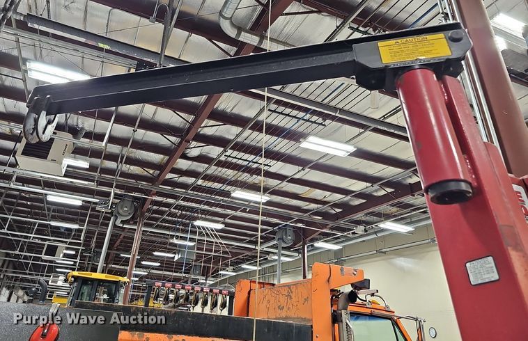 image for item LE9351 McCanse Heftee 4000  lift