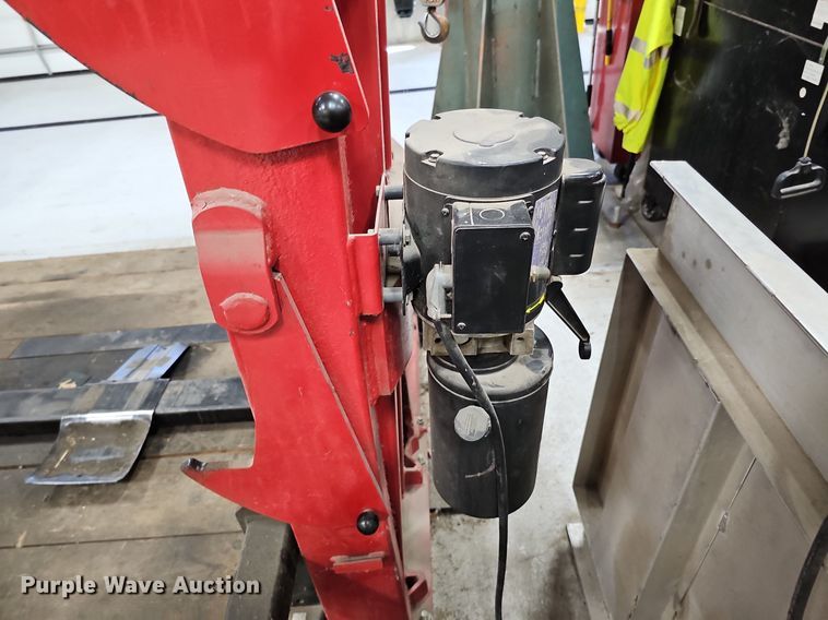 image for item LE9351 McCanse Heftee 4000  lift