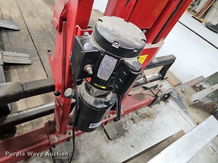 image for item LE9351 McCanse Heftee 4000  lift