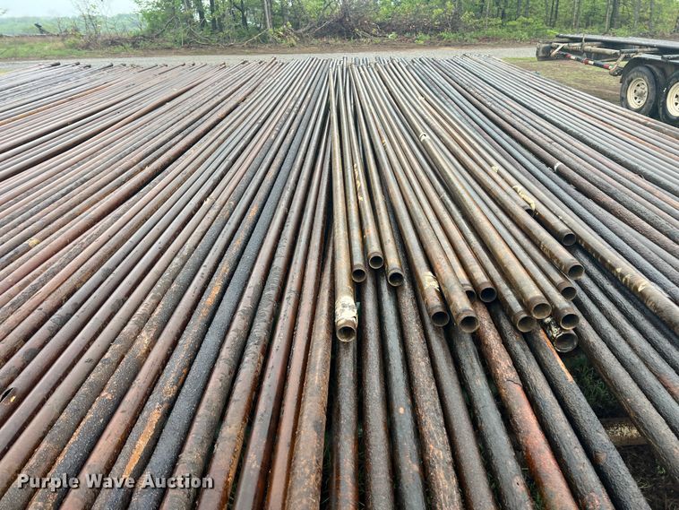 image for item LG9047 (30) joints of 33'L x 2 3/8" diameter oilfield pipe