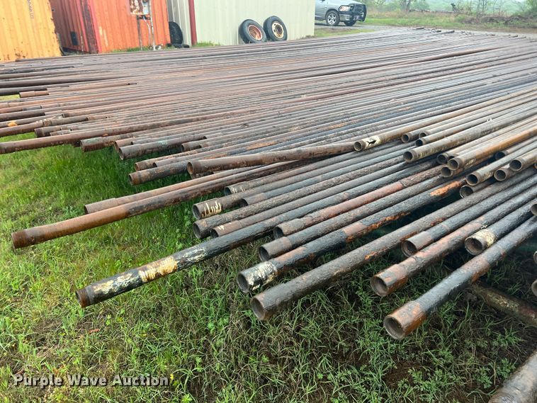image for item LG9048 (30) joints of 33'L x 2 3/8" diameter oilfield pipe