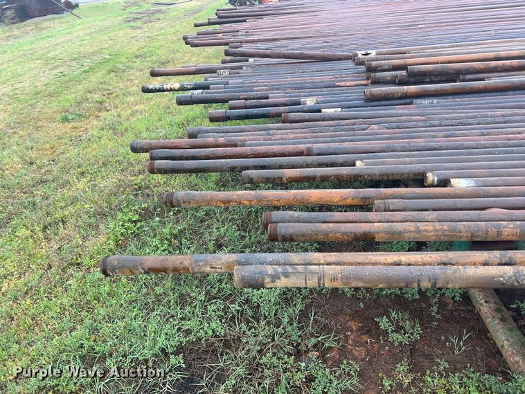image for item LG9049 (30) joints of 33'L x 2 3/8" diameter oilfield pipe