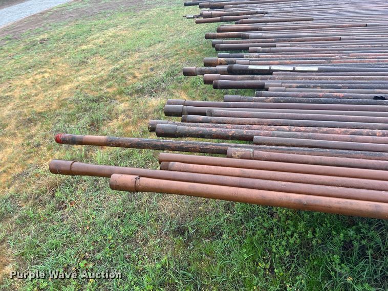 image for item LG9049 (30) joints of 33'L x 2 3/8" diameter oilfield pipe