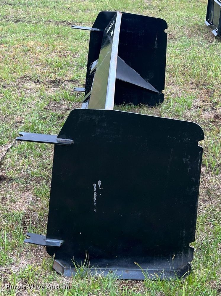 image for item LG9061 92" W skid steer box blade