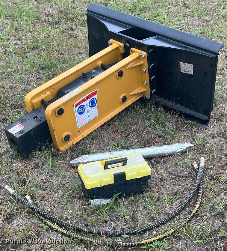 image for item LG9064 Agrotk 680  skid steer breaker