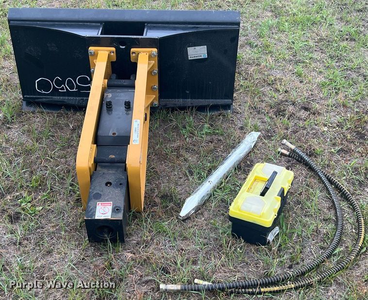 image for item LG9064 Agrotk 680  skid steer breaker