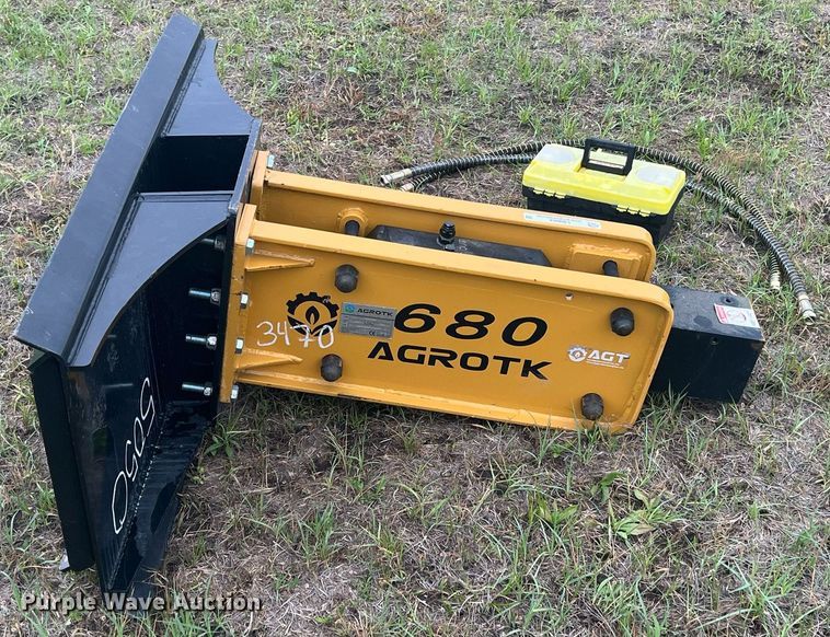 image for item LG9064 Agrotk 680  skid steer breaker