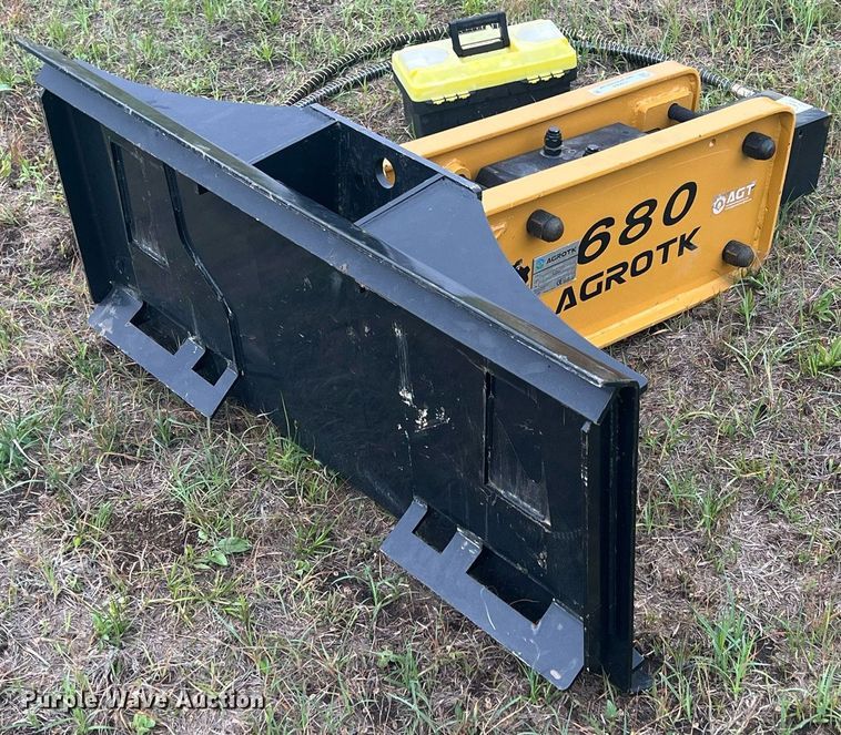 image for item LG9064 Agrotk 680  skid steer breaker