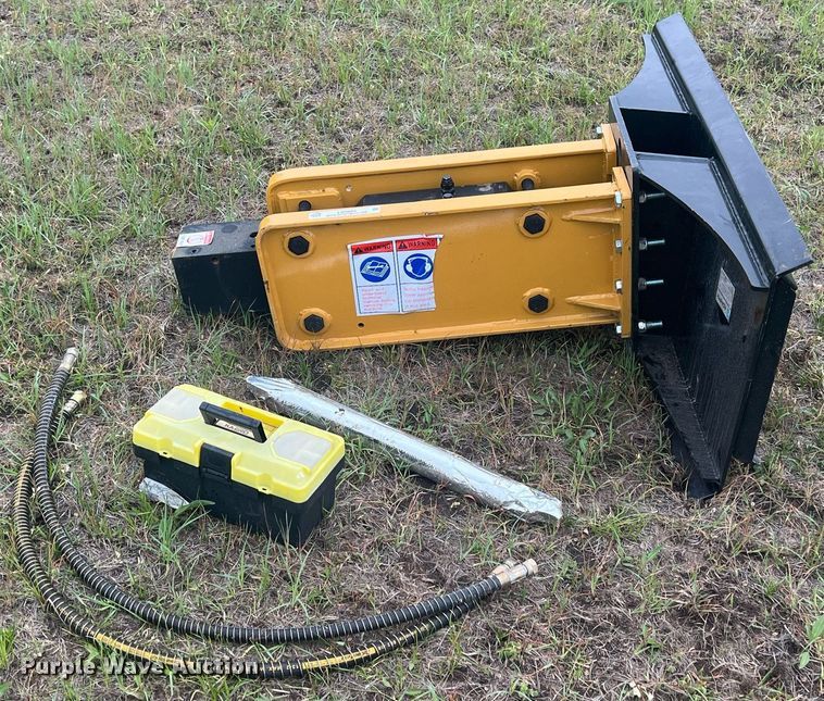 image for item LG9064 Agrotk 680  skid steer breaker