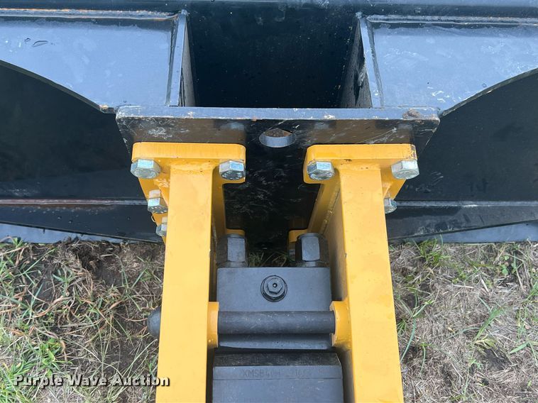 image for item LG9065 2022 Agrotk 680  skid steer breaker