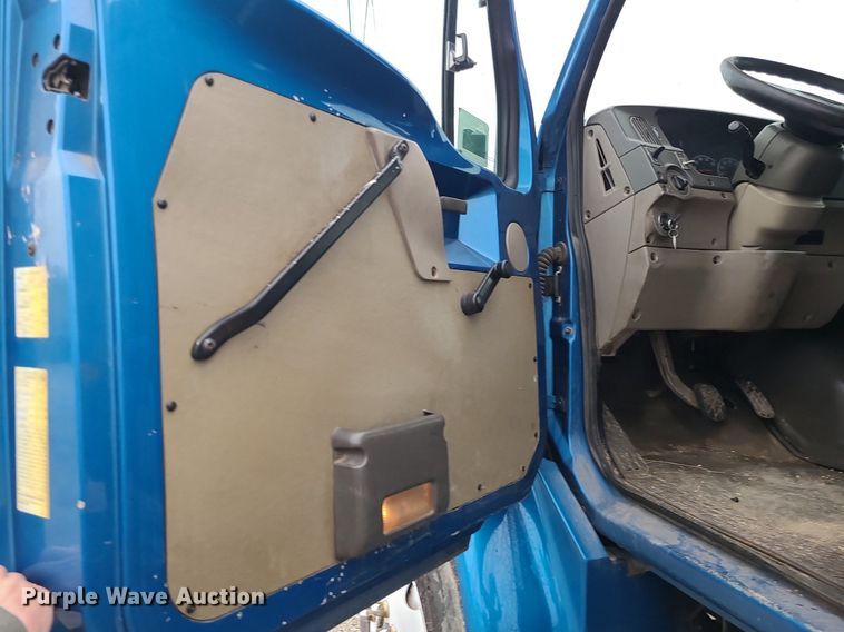 image for item LH9927 2007 Sterling Acterra  flatbed truck