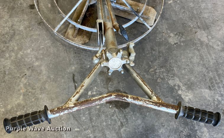 image for item LI9621 Best CF464  power trowel