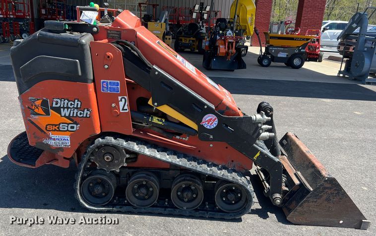 image for item LI9623 2017 Ditch Witch SK600  compact utility loader