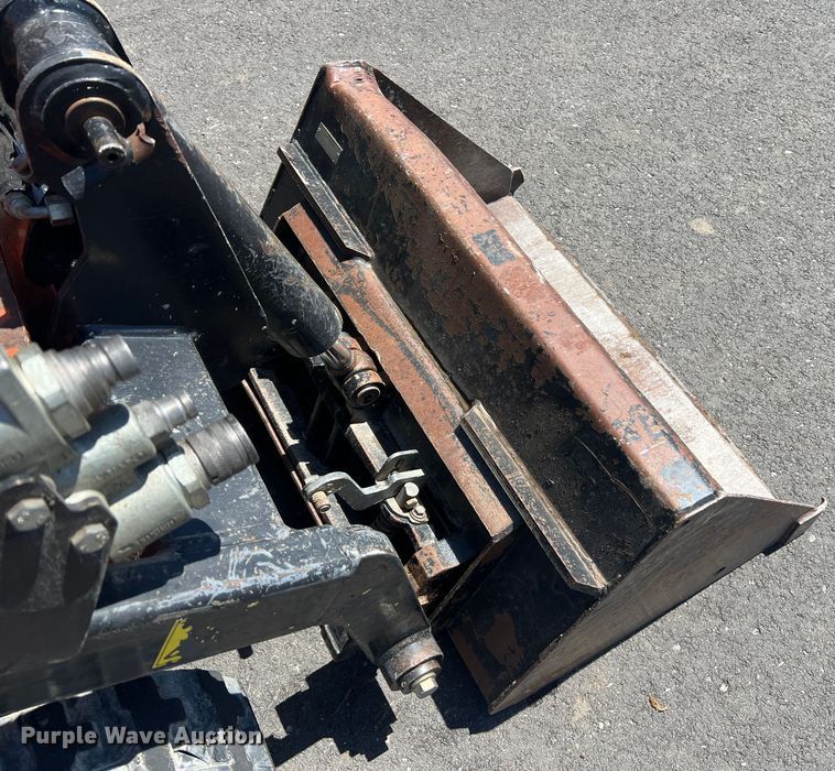 image for item LI9623 2017 Ditch Witch SK600  compact utility loader