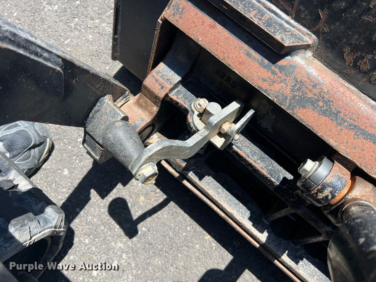 image for item LI9623 2017 Ditch Witch SK600  compact utility loader