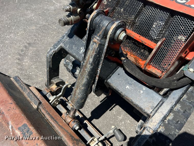 image for item LI9623 2017 Ditch Witch SK600  compact utility loader