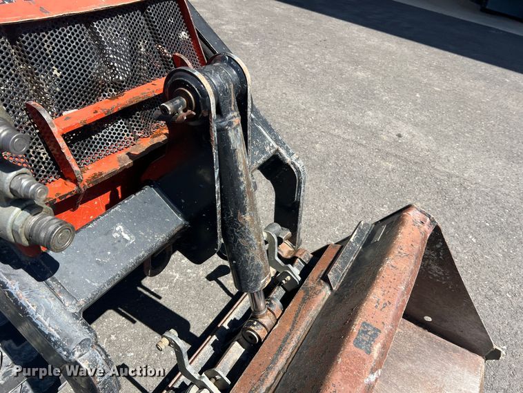 image for item LI9623 2017 Ditch Witch SK600  compact utility loader