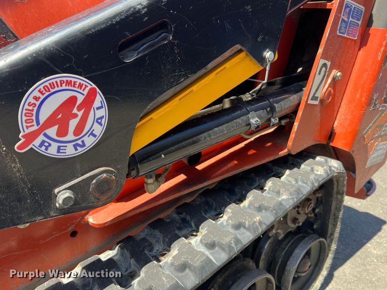 image for item LI9623 2017 Ditch Witch SK600  compact utility loader