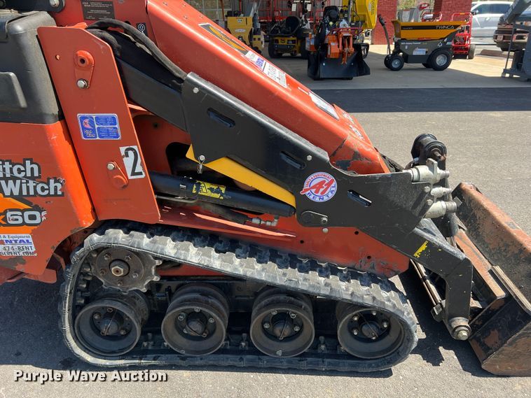 image for item LI9623 2017 Ditch Witch SK600  compact utility loader