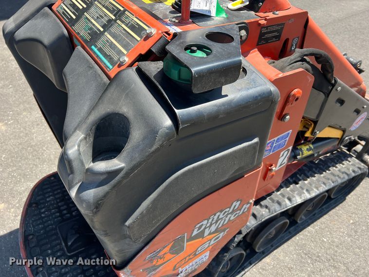 image for item LI9623 2017 Ditch Witch SK600  compact utility loader