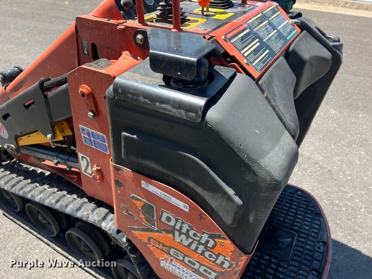 image for item LI9623 2017 Ditch Witch SK600  compact utility loader