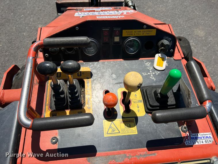 image for item LI9623 2017 Ditch Witch SK600  compact utility loader