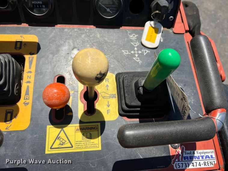 image for item LI9623 2017 Ditch Witch SK600  compact utility loader