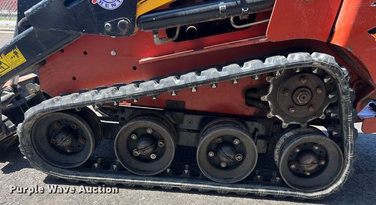 image for item LI9623 2017 Ditch Witch SK600  compact utility loader