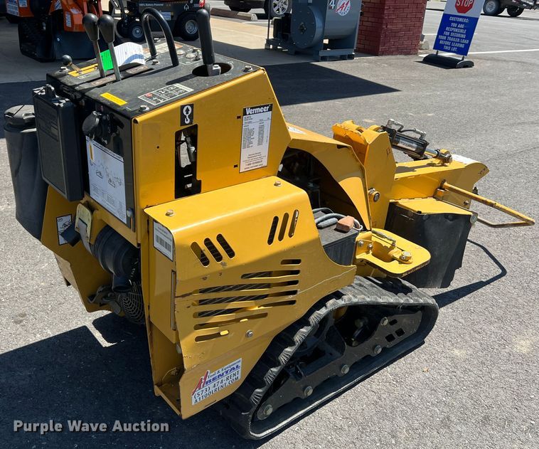 image for item LI9624 2016 Vermeer SC30TX  stump grinder