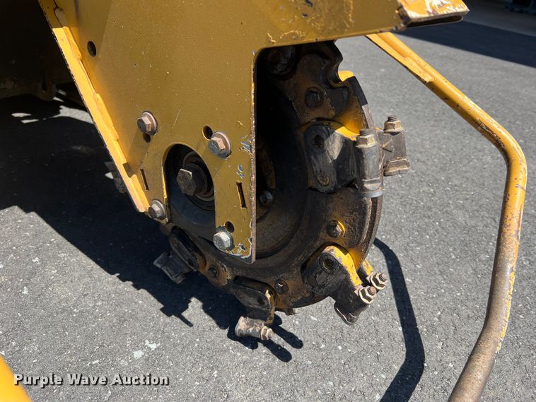 image for item LI9624 2016 Vermeer SC30TX  stump grinder