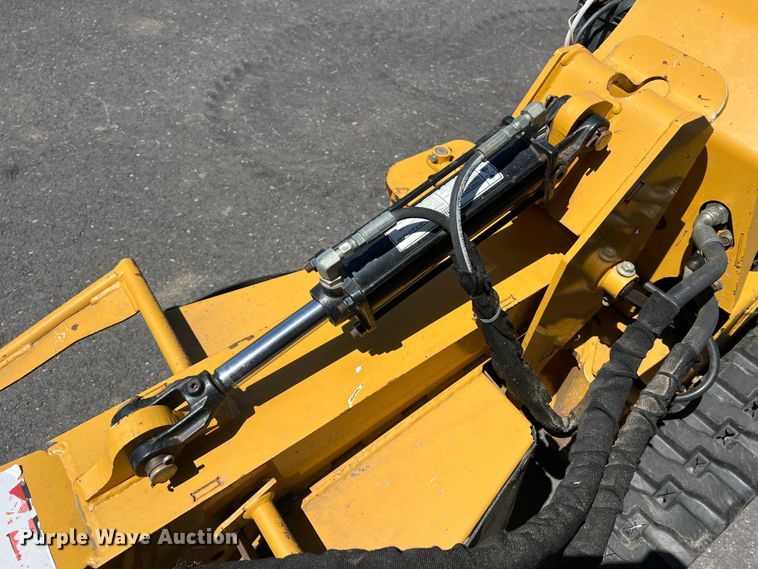 image for item LI9624 2016 Vermeer SC30TX  stump grinder