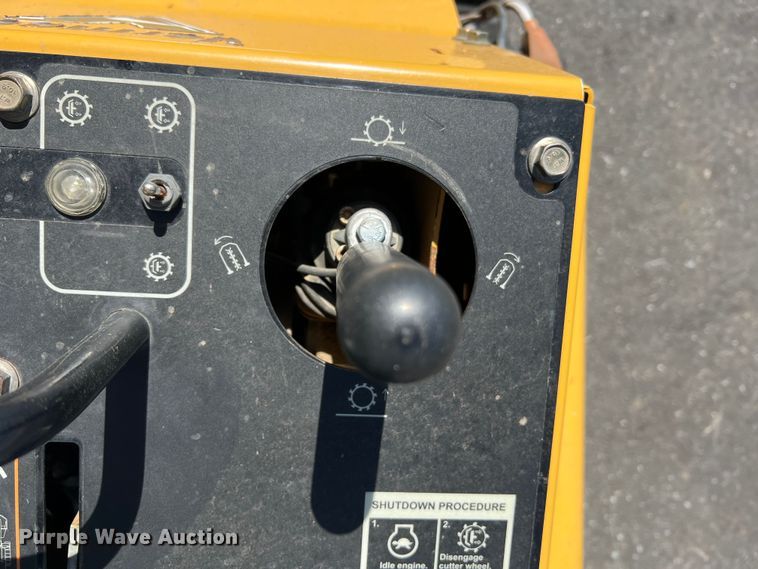 image for item LI9624 2016 Vermeer SC30TX  stump grinder